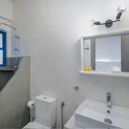 Πανσιόν Vassilia On The Serifos Λιβαδάκια