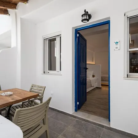 Vassilia On The Serifos 3* Λιβαδάκια