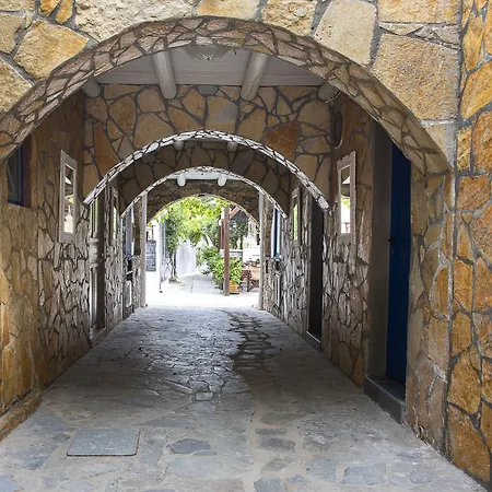 Vassilia On The Serifos Gasthof 4*